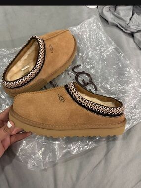 UGG shoes  Women's Tasman Slip-On Shearling Mule - Chestnut